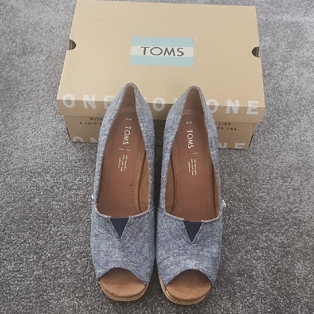 TOMS Women's Gray Wedge Peep Toe Shoes